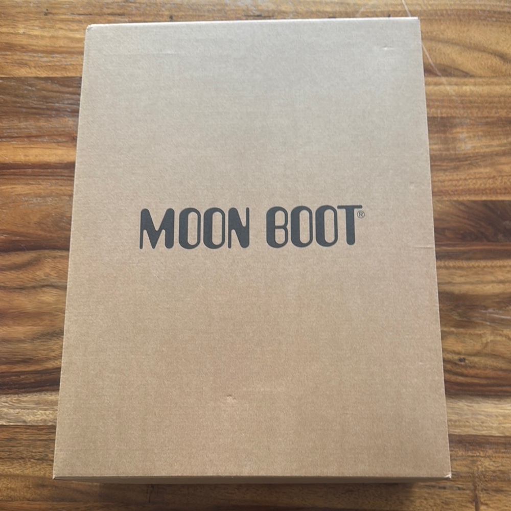Moon Boot - Picture 2 of 4